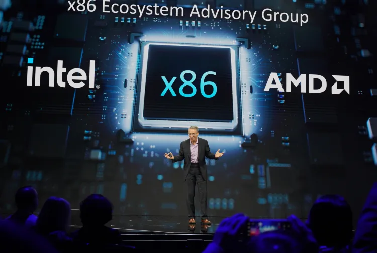 Le PDG d'Intel annonçant le partenariat avec AMD